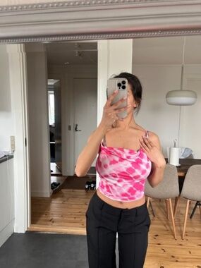 Pink crop top